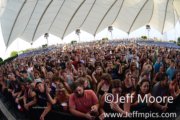crowd1747fb