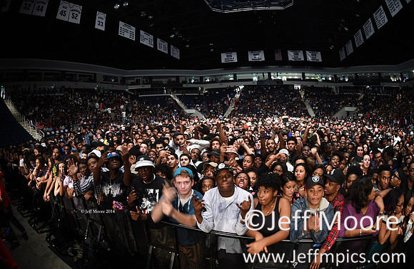 crowd4500fb