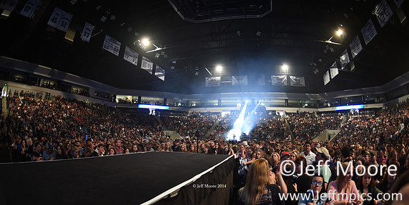 Crowd4101f