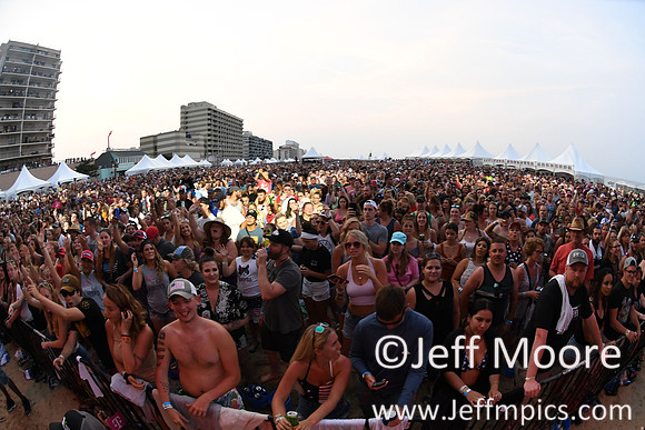 crowd6845