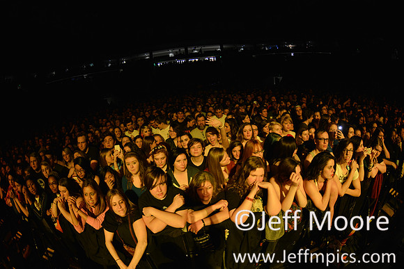 crowd6711