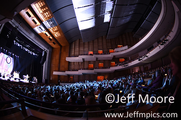 crowd4327fb