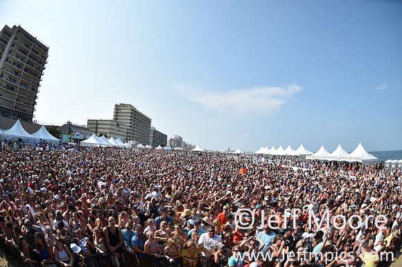crowd138
