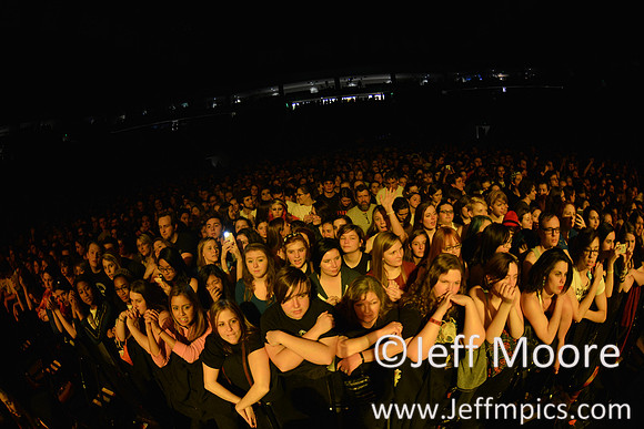 crowd6710