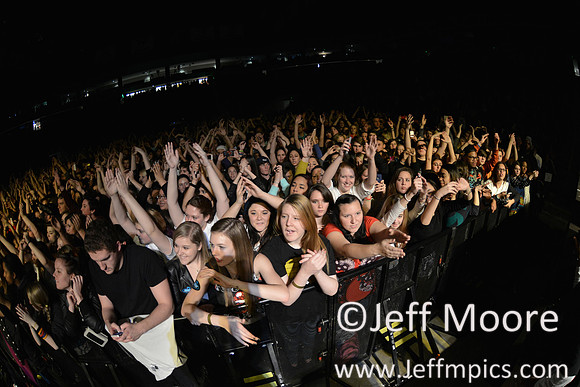 CROWD16415