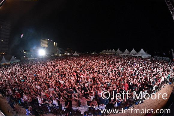 crowd6995