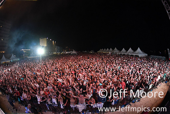 crowd6993