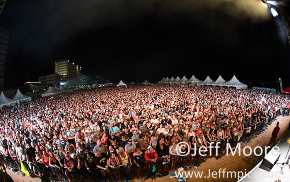 crowd6971