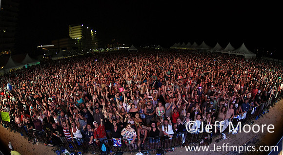 crowd6955