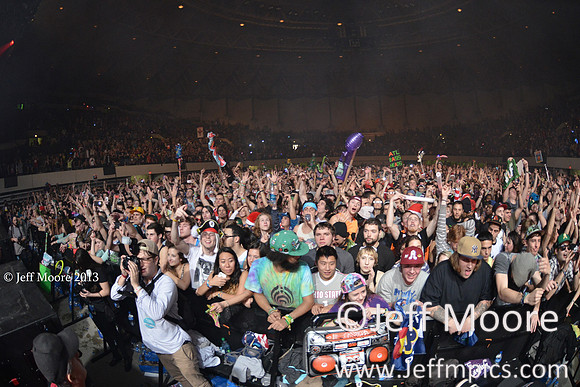 crowd7237fb