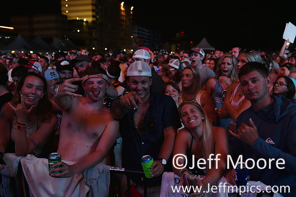 crowd8665